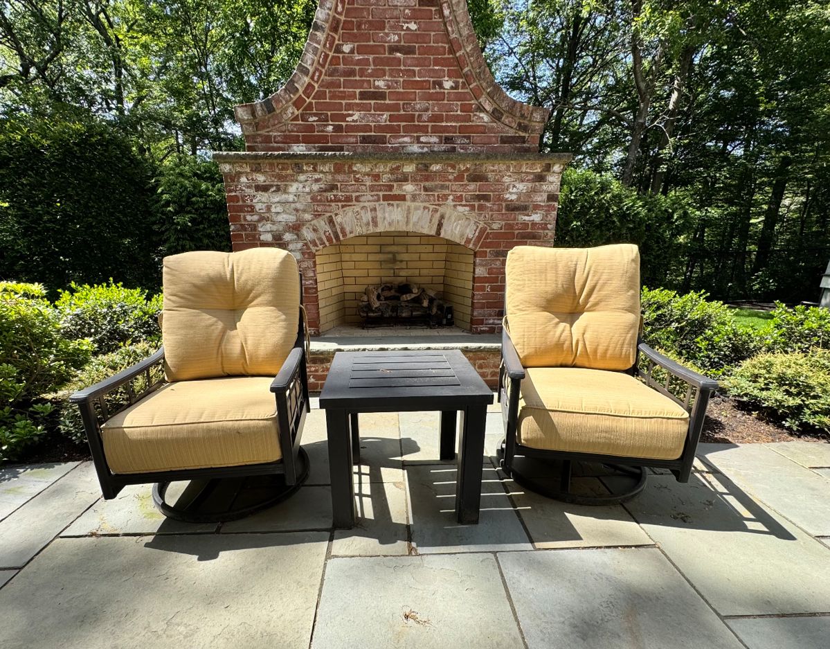 2 - Swivel rockers with side table