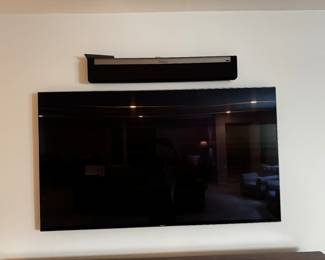 Samsung TV, 65", and Sonos sound bar