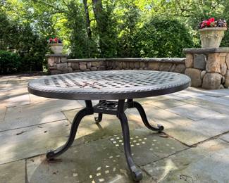Cast aluminum outdoor coffee table