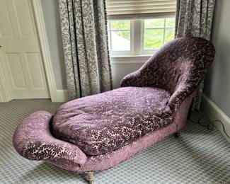 Upholstered chaise lounge