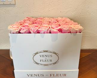 Venus et Fleur square box with pink roses