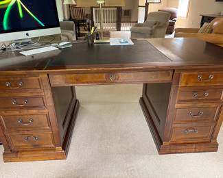7-drawer executive desk with leather top