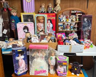 Vintage Dolls, Vintage Furby, Barbie