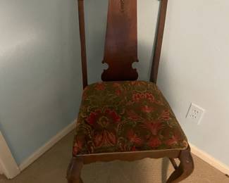 20th Century Queen Anne Antique Style Mahogany