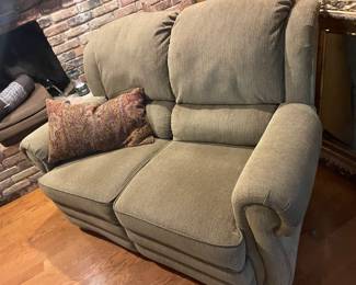 Reclining love seat