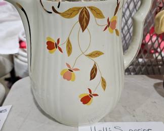 HALLS AUTUMN LEAF COFFEE POT