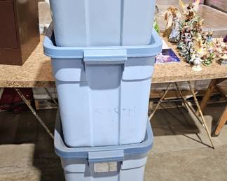 STORAGE TOTES WITH LIDS