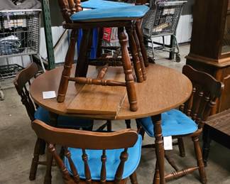 TABLE AND CHAIRS