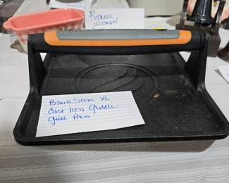 BLACK STONE CAST IRON GRIDDLE PRESS