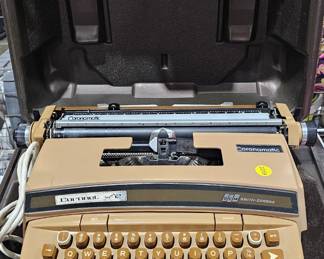VINTAGE TYPEWRITER