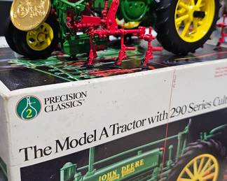JOHN DEERE MODEL TRACTOR
