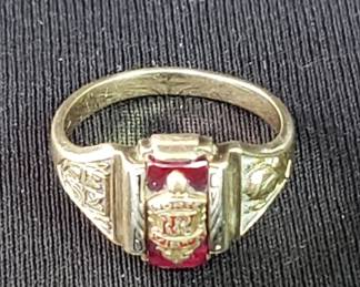 10k gold and ruby class ring
