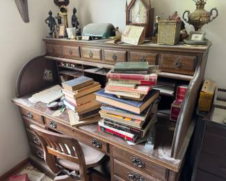 Roll top desk