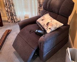 Electric recliner like new