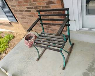 VINTAGE CHAIR