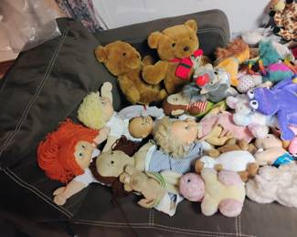 CABBAGE PATCH, OTHER DOLLS AND STUFFED ANIMALS