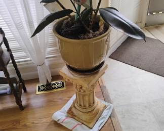 FLOOR PLANTER