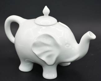 white elephant tea pot London pottery