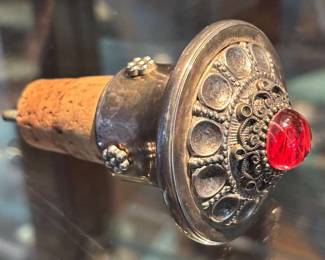 Vintage Wine PourerTopper