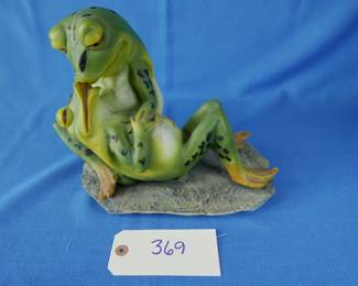 kissing frogs