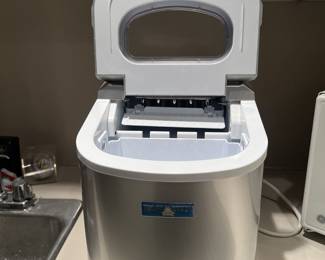 Outdoor ice maker anyone?!