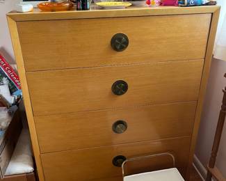 Vintage/MCM five-drawer dresser/chest.