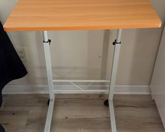 Wooden Computer Desk w Adjustable Height