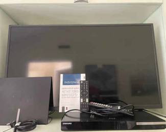 Insignia TV Samsung Bluray Player With Antenna Remotes