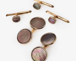 Lot 157: 10kt Yellow Gold Abalone Cufflink Set