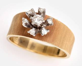 Lot 228: 14k Vintage Diamond Cluster Ring