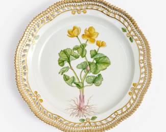 Lot 109: Royal Copenhagen "Flora Danica" Dinner Plate - Caltha Palustris