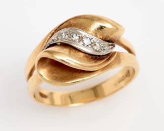 Lot 155: 14k Ribbon Style Ring With Diamonds