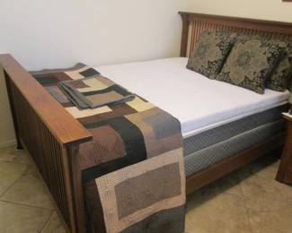 Queen Linen & Throw Pillows
