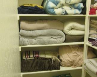 Throws, Quilts, Blankets
