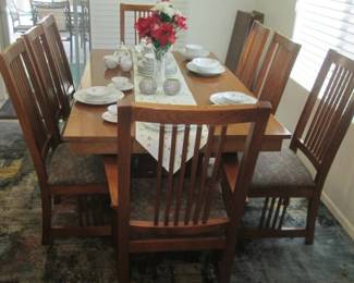 Dining Table/8-Chairs & Leaves, 70" X 40"
