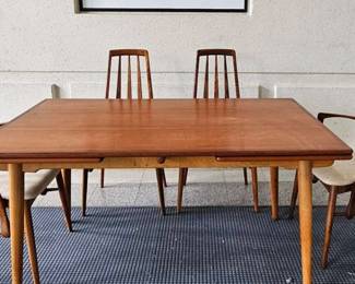 002 Hans J. Wegner for Andr. Tuck Danish Modern Dining Table 4 Chairs Made in Denmark
