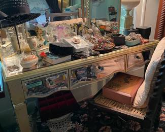 Mirror front vanity & tri-fold mirror