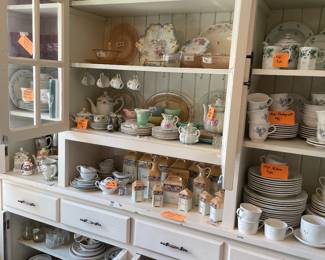 Antique & collectible dinnerware & glassware
