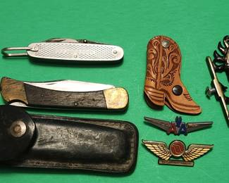 Knifes, plastic American airlines wings