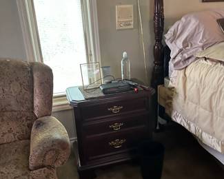 Night stand (2)