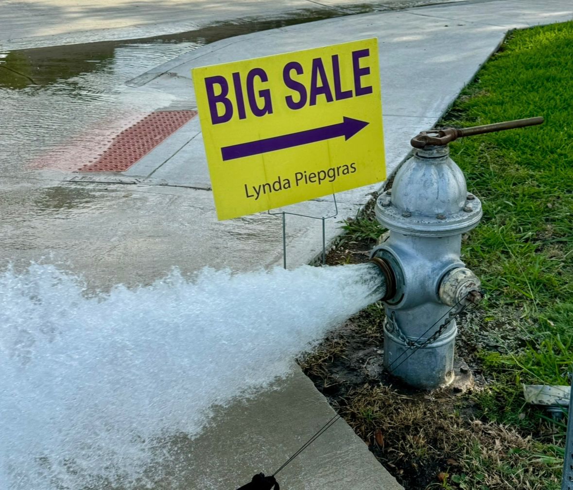 A huge FLOOD of a sale
Starting today at 40 % off
Open until 1 pm today
End of great sale today at 1
Come early shop shop shop !