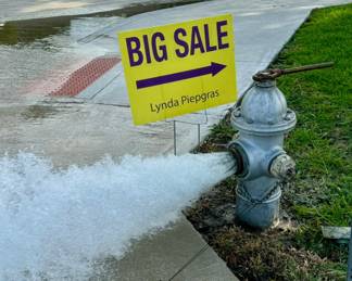A huge FLOOD of a sale
Starting today at 40 % off
Open until 1 pm today
End of great sale today at 1
Come early shop shop shop !