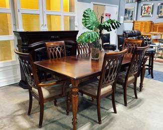 Dining Table and Chairs and Electric Fireplace Orlando Estate Auction
