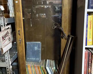 Gun cabinet