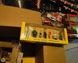 Beetle Bailey figures