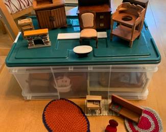 Fabulous Lot of Doll House Items
