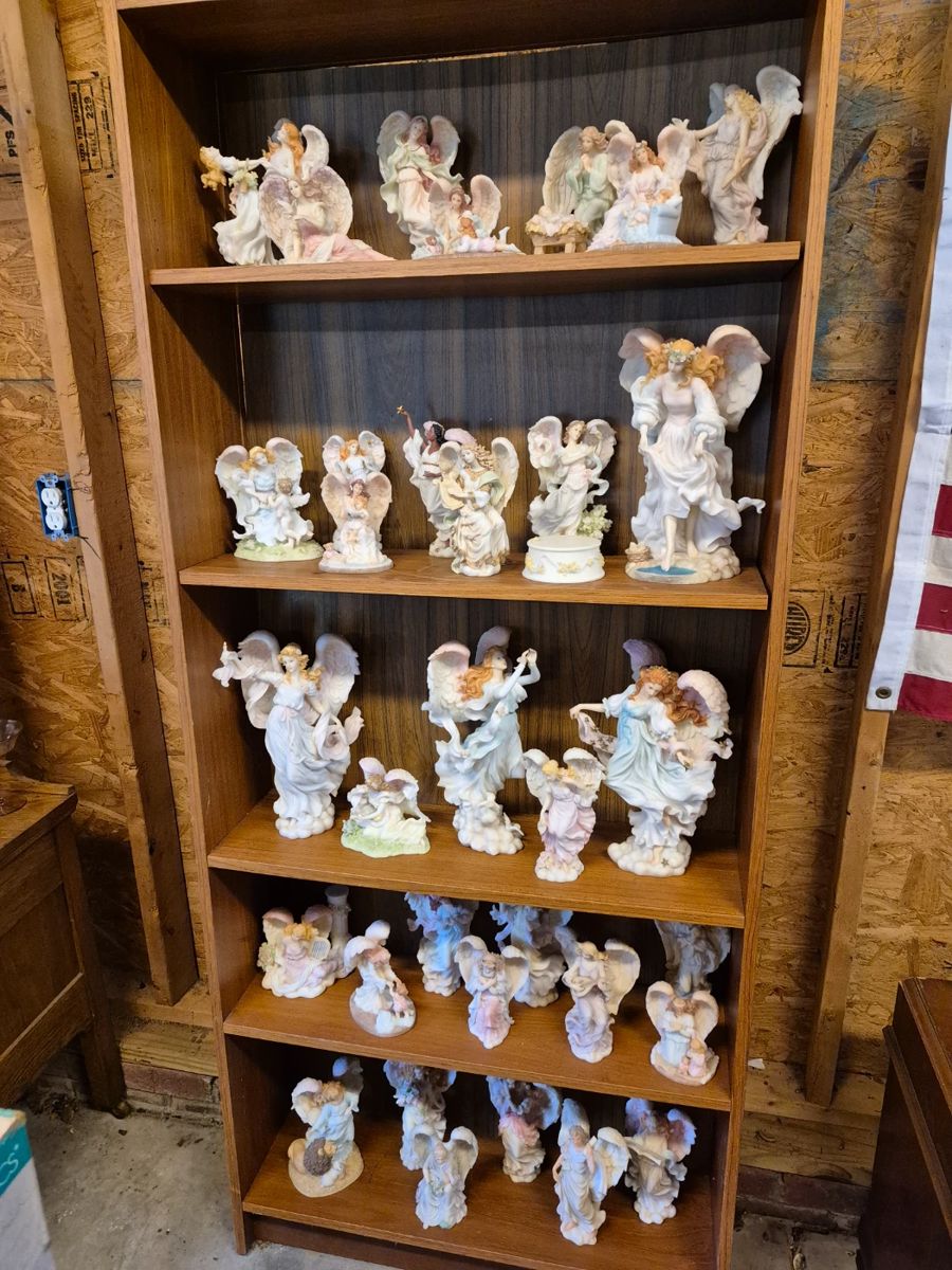 Seraphim Angels and case/shelf