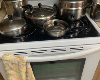 Full pots and pan set
