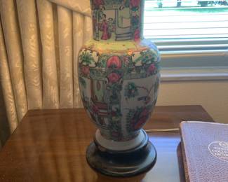 Famille rose pottery vase lamp