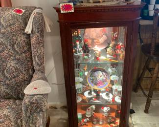 Curio cabinet and gorgeous tchotchkes!